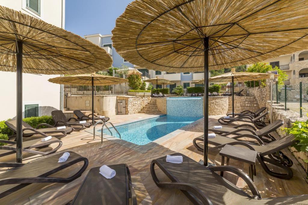 Apartment Livia Slatine Exterior photo