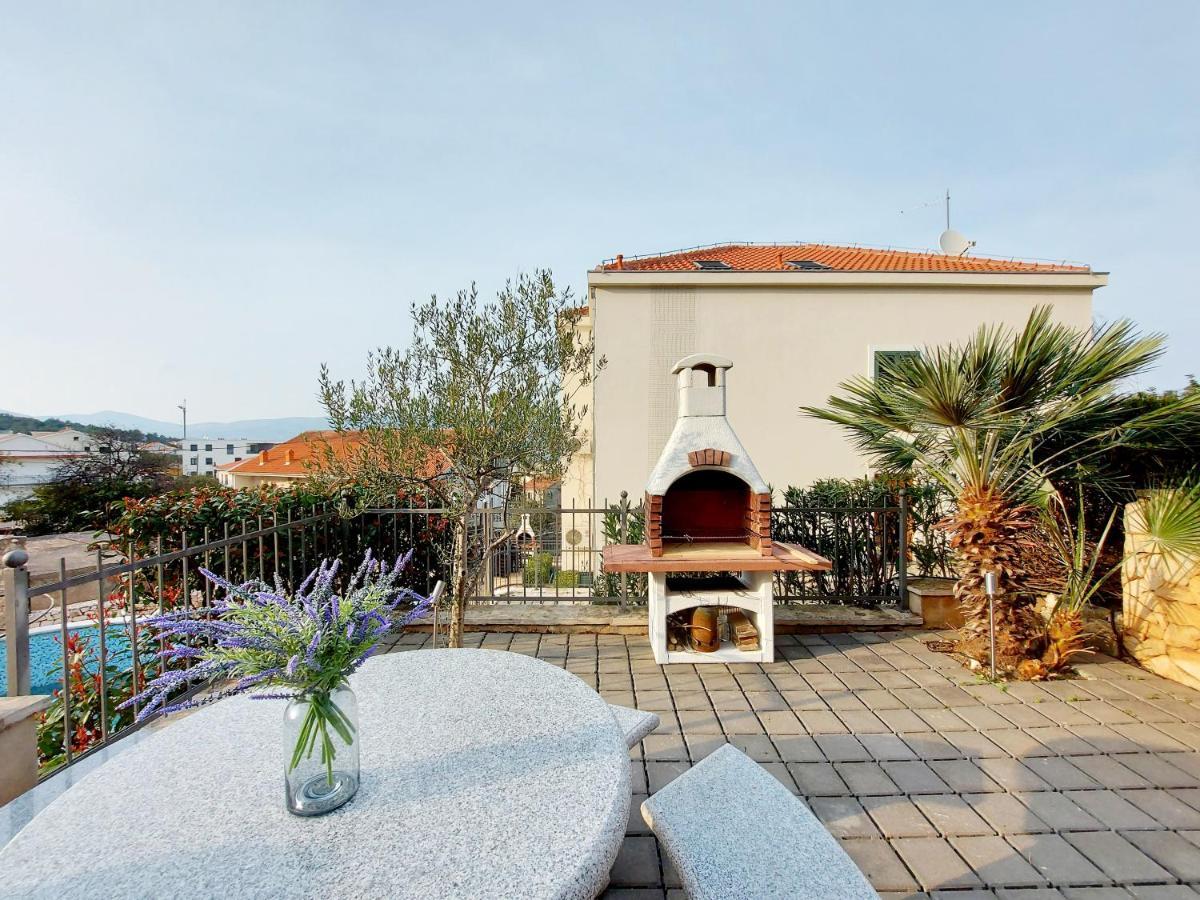 Apartment Livia Slatine Exterior photo
